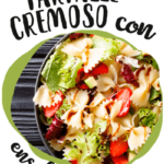 Farfalle cremoso con ensalada de col